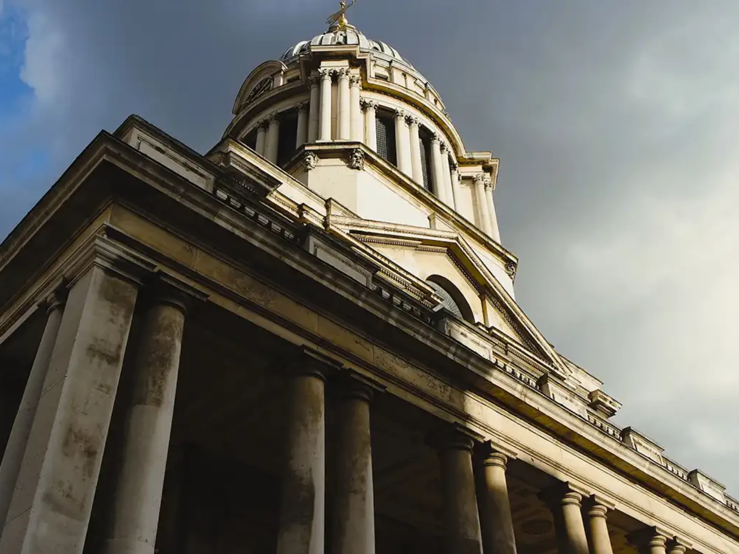 Picture of the naval college building in Greenwich